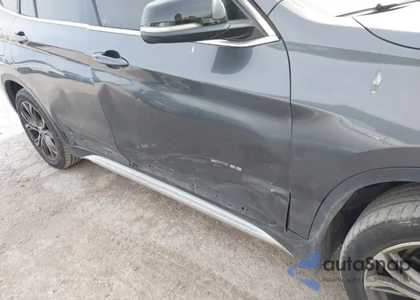 2016 BMW X1 xDrive28I z USA, uszkodzony, nr VIN WBXHT3Z37G4A47754